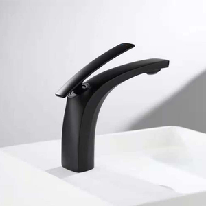 Современный матовый черный однорычажный смеситель с одной ручкой на палубе, смеситель для раковины для ванной комнаты